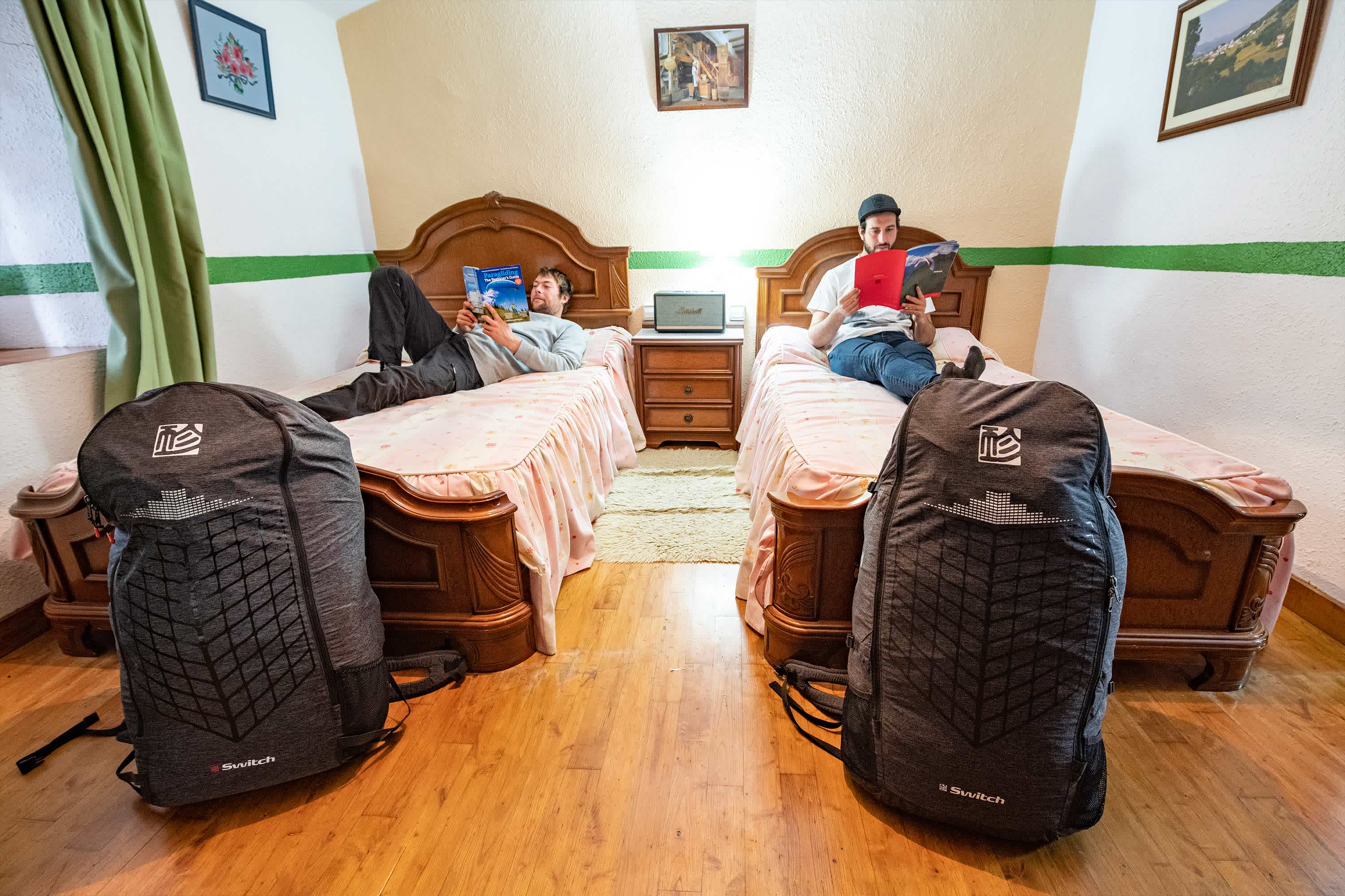 Tim and Yeray pretending to read